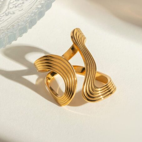 Geometric Swirl Ring